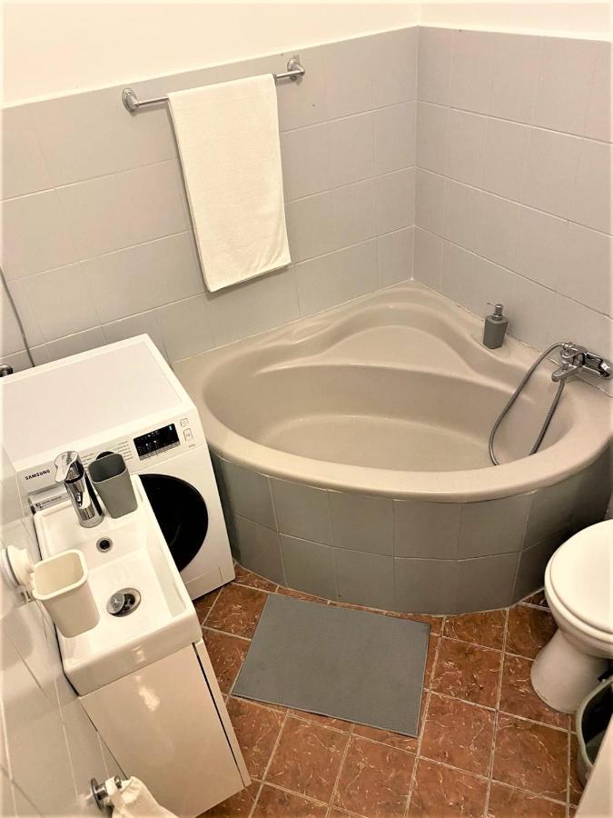 شقة بودابست  في Quiet And Private Studio In The Center المظهر الخارجي الصورة
