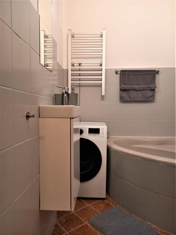 شقة بودابست  في Quiet And Private Studio In The Center المظهر الخارجي الصورة