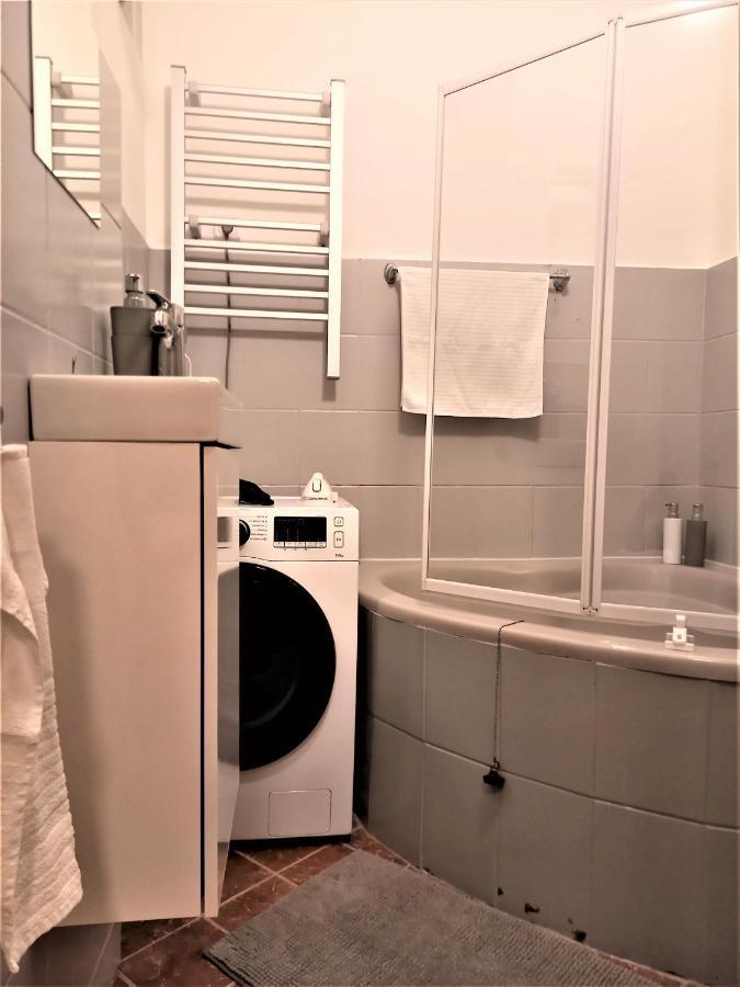 شقة بودابست  في Quiet And Private Studio In The Center المظهر الخارجي الصورة